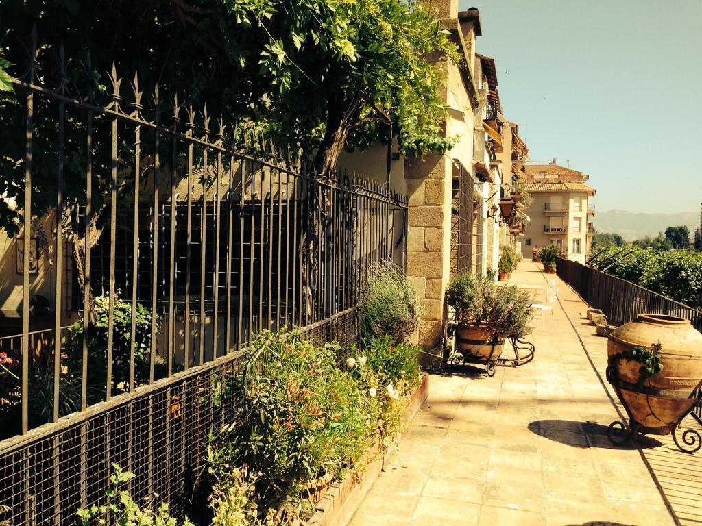 Lo Palauet De La Muralla Μπαλαγέ Δωμάτιο φωτογραφία